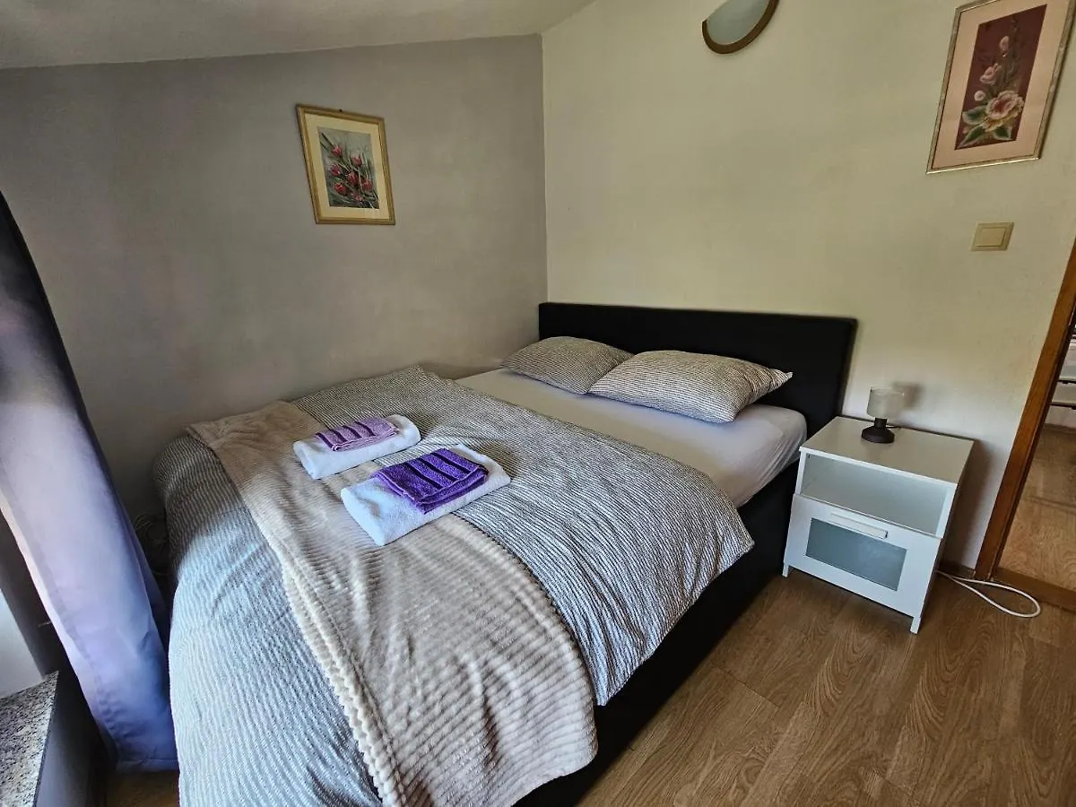 Studio Apartment Pegy Vir