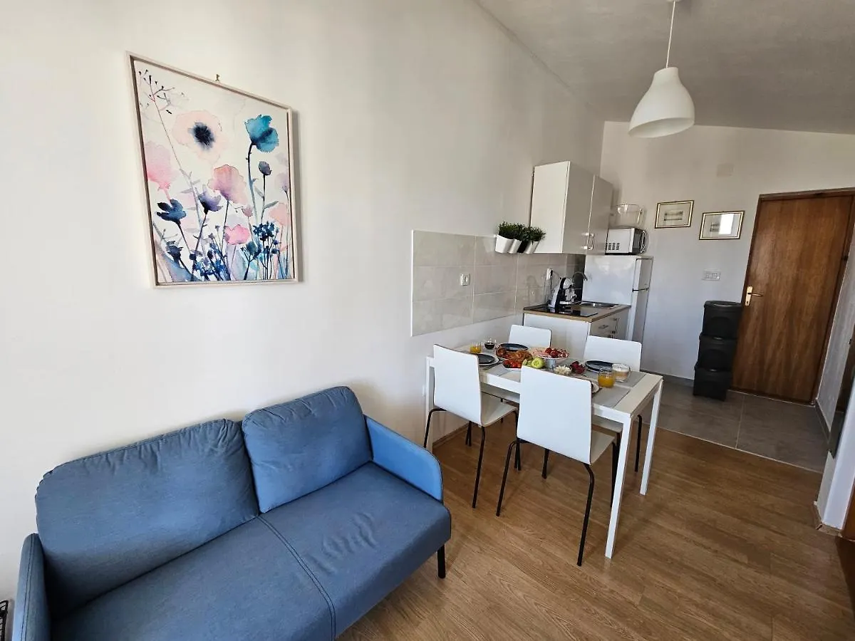 Studio Apartment Pegy Vir